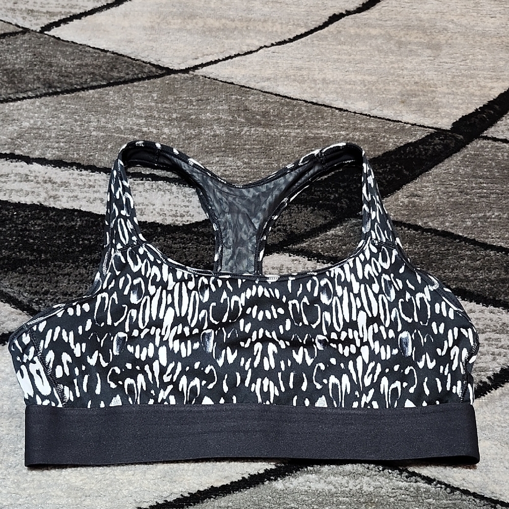 VICTORIA SPORT THE PLAYER BY VS 2016 LEOPARD PRINT RACERBACK SPORTS BRA